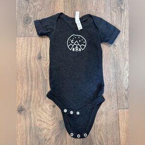 Small Shop Charcoal Gray Baby Onesie Mountains 6-12m